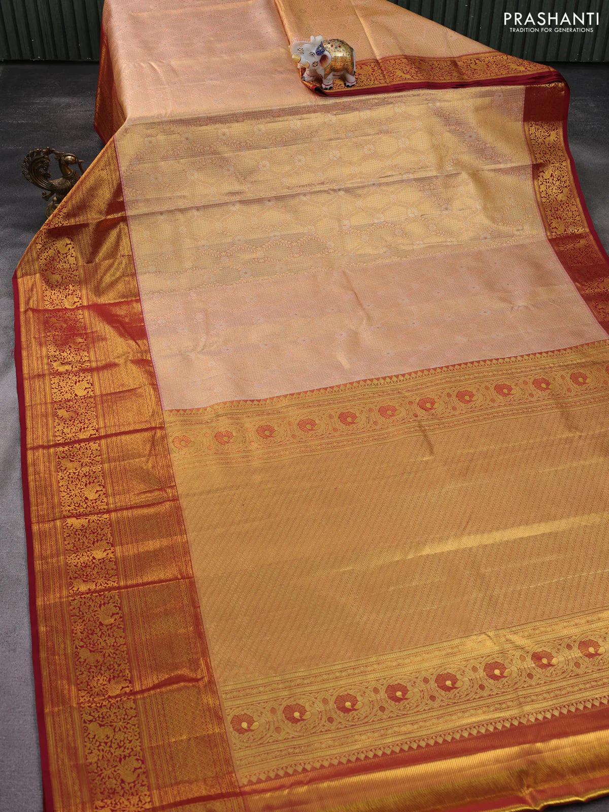 Kanchipuram tissue silk saree peach pink and maroon with allover zari woven brocade weaves and long zari woven border - Image 2