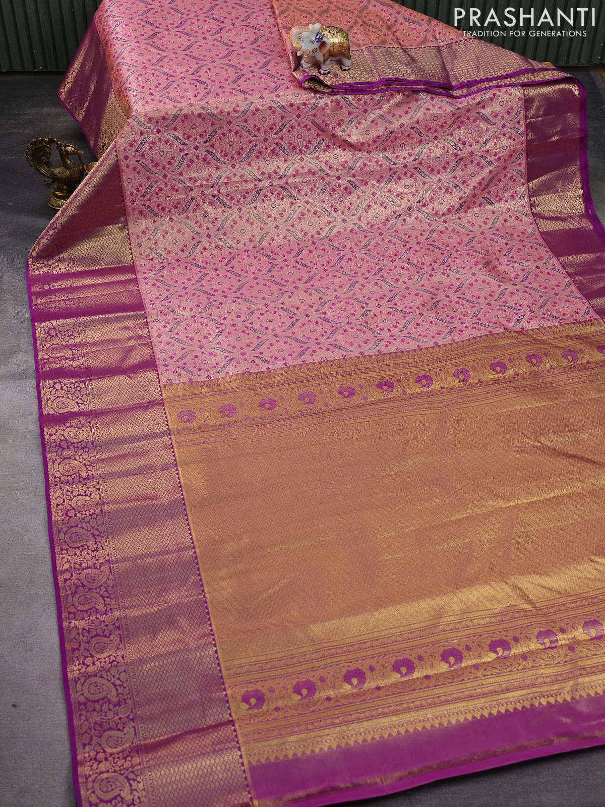 Kanchipuram tissue silk saree peach pink and purple with allover zari woven brocade weaves and long zari woven border - Image 2
