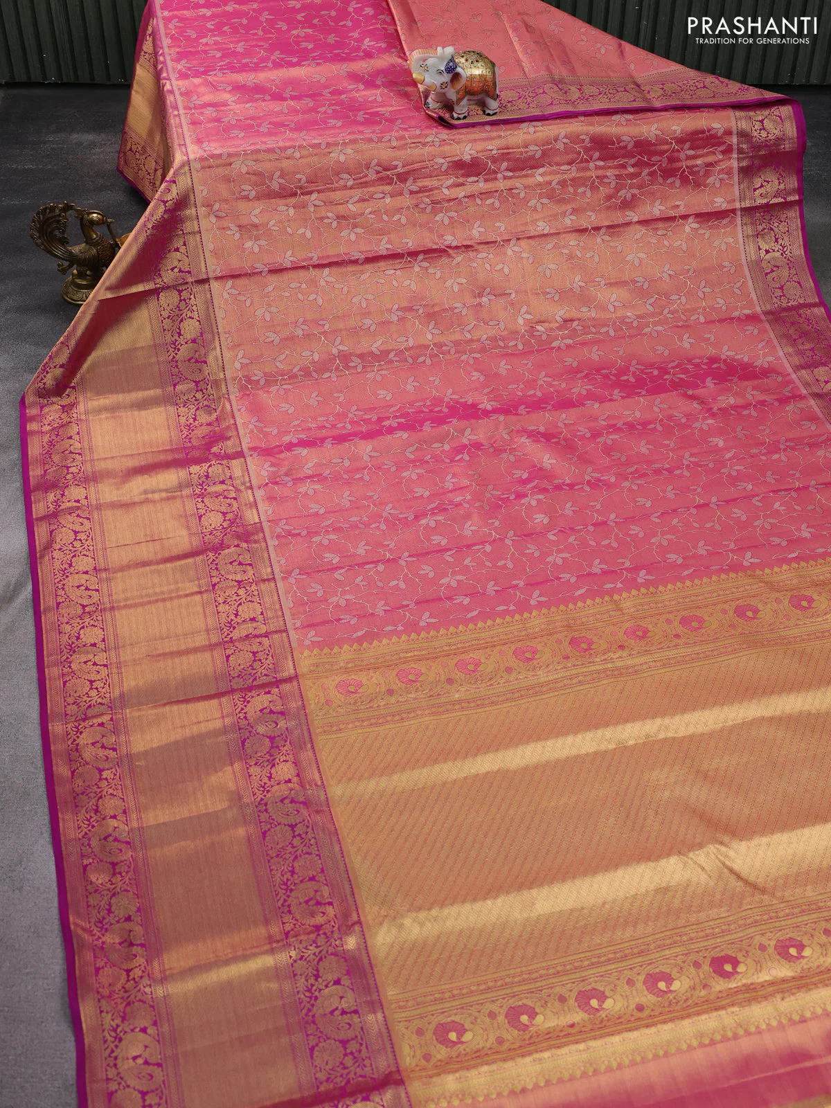 Kanchipuram tissue silk saree pink shade with allover zari woven brocade weaves and long zari woven border - Image 2
