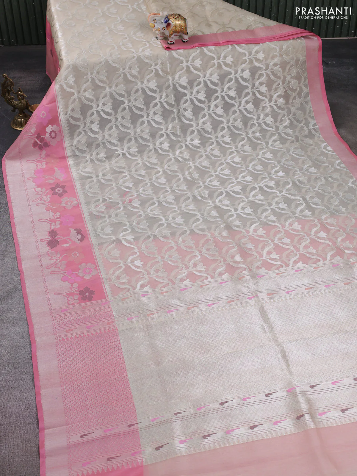 Kora Jamdhani silk saree beige and peach pink with alover jamdhani weaves long floral design zari woven border - Image 3