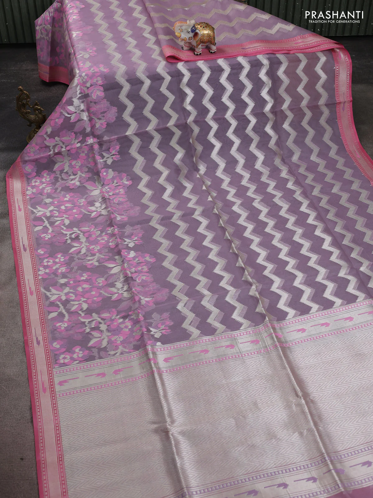 Kora jamdhani silk saree lavender and peach pink with allover jamdhani weaves and zari woven border - Image 2