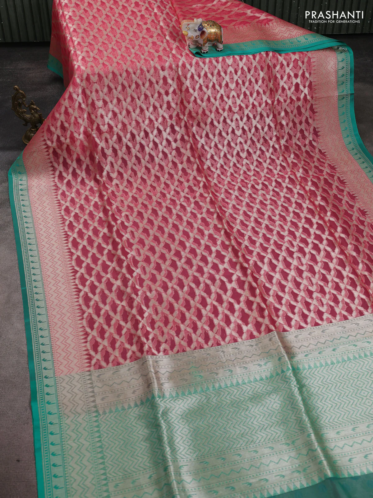 Kora jamdhani silk saree paste pink and teal green with allover jamdhani weaves and zari woven border - Image 2