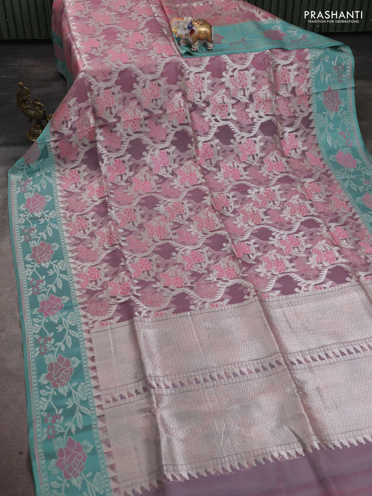 Kora jamdhani silk saree pastel pink and treal green with allover jamdhani weaves and zari woven border - Image 2