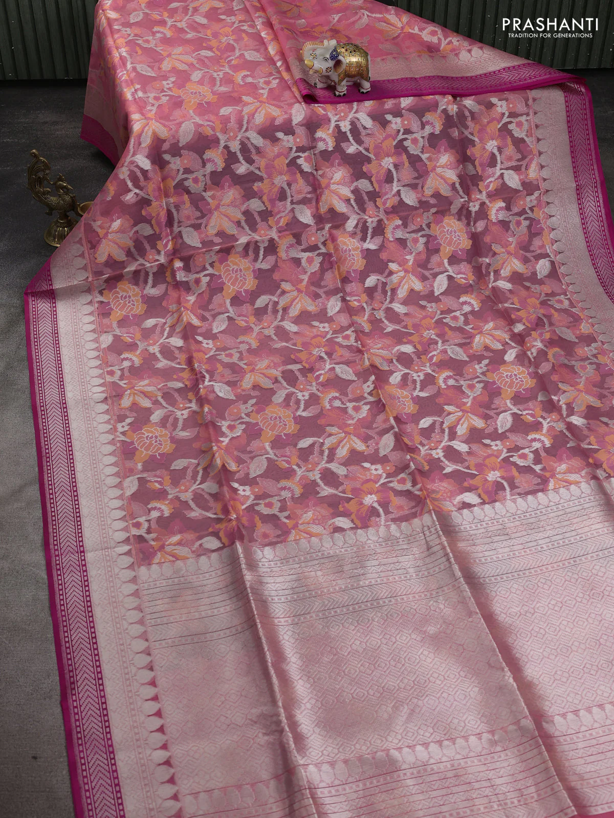Kora jamdhani silk saree peach pink and pink with allover jamdhani weaves and zari woven border - Image 2