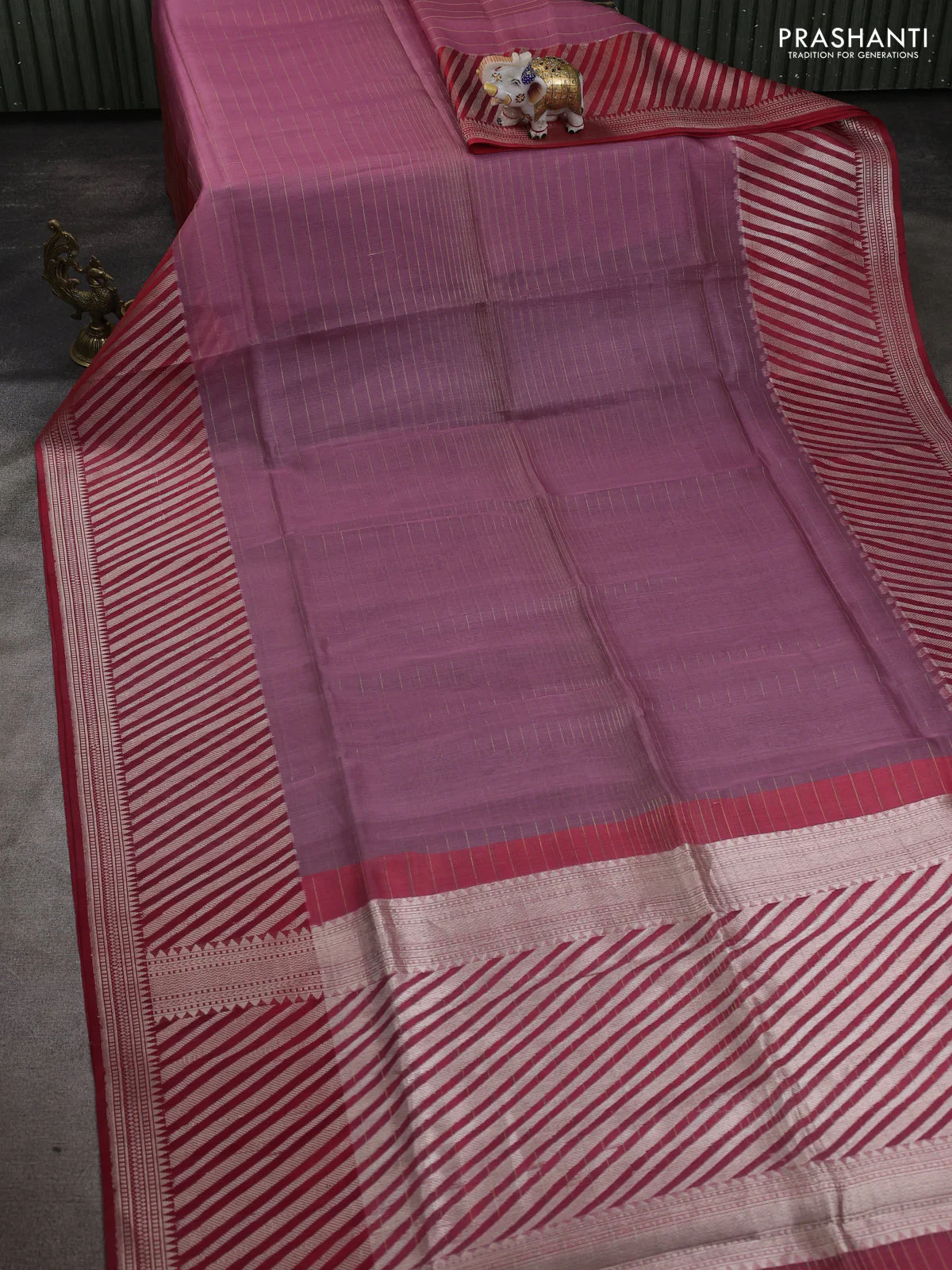 Kora jamdhani silk saree peach pink and red with allover jamdhani weaves and zari woven border - Image 2