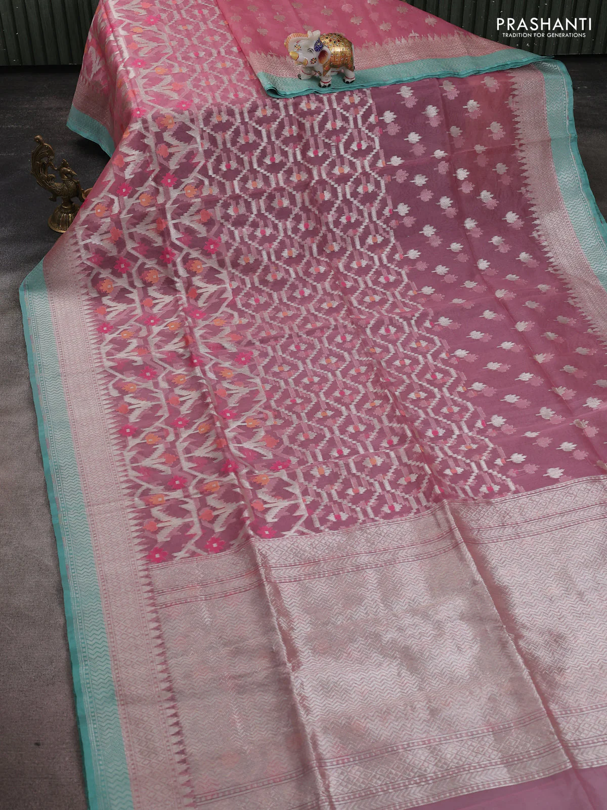 Kora jamdhani silk saree peach pink and teal green with allover jamdhani weaves and zari woven border - Image 2