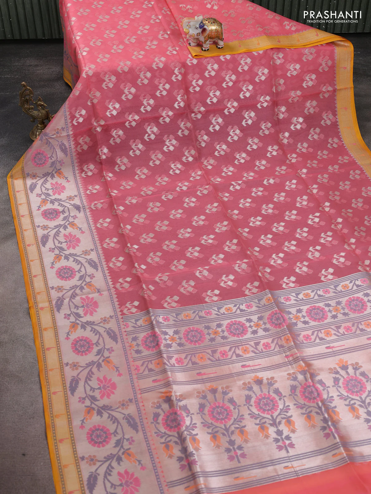 Kora jamdhani silk saree peach shade and mustard yellow with allover jamdhani weaves and zari woven border - Image 2