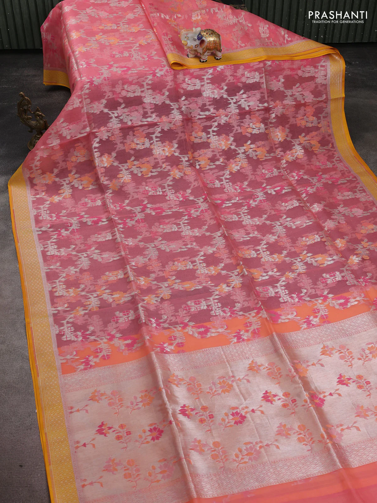 Kora jamdhani silk saree peach shade and mustard yellow with allover jamdhani weaves and zari woven border - Image 2