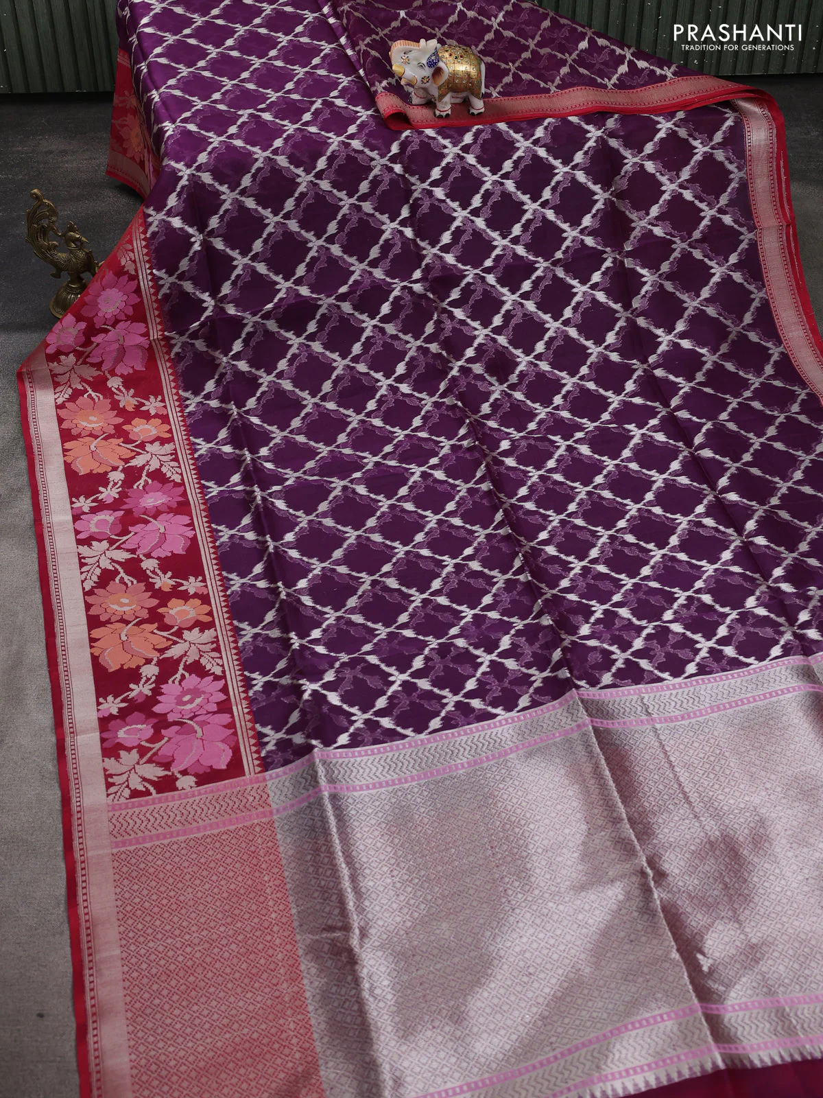 Kora jamdhani silk saree purple and maroon with allover jamdhani weaves and zari woven border - Image 2