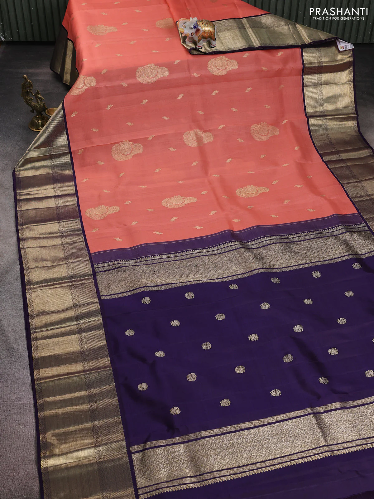 Kora kanchipuram silk saree dark peach and navy blue with zari woven buttas and long rich zari woven border - Image 3