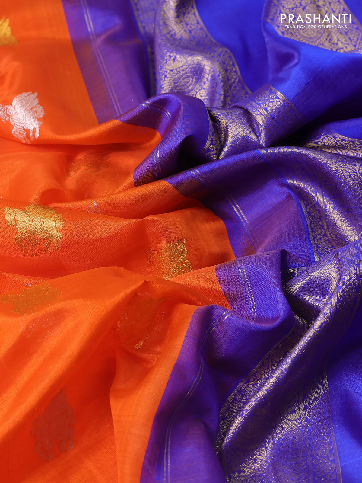 Kora kanchipuram silk saree orange and blue with allover silver & gold zari woven buttas and zari woven korvai border - Image 3