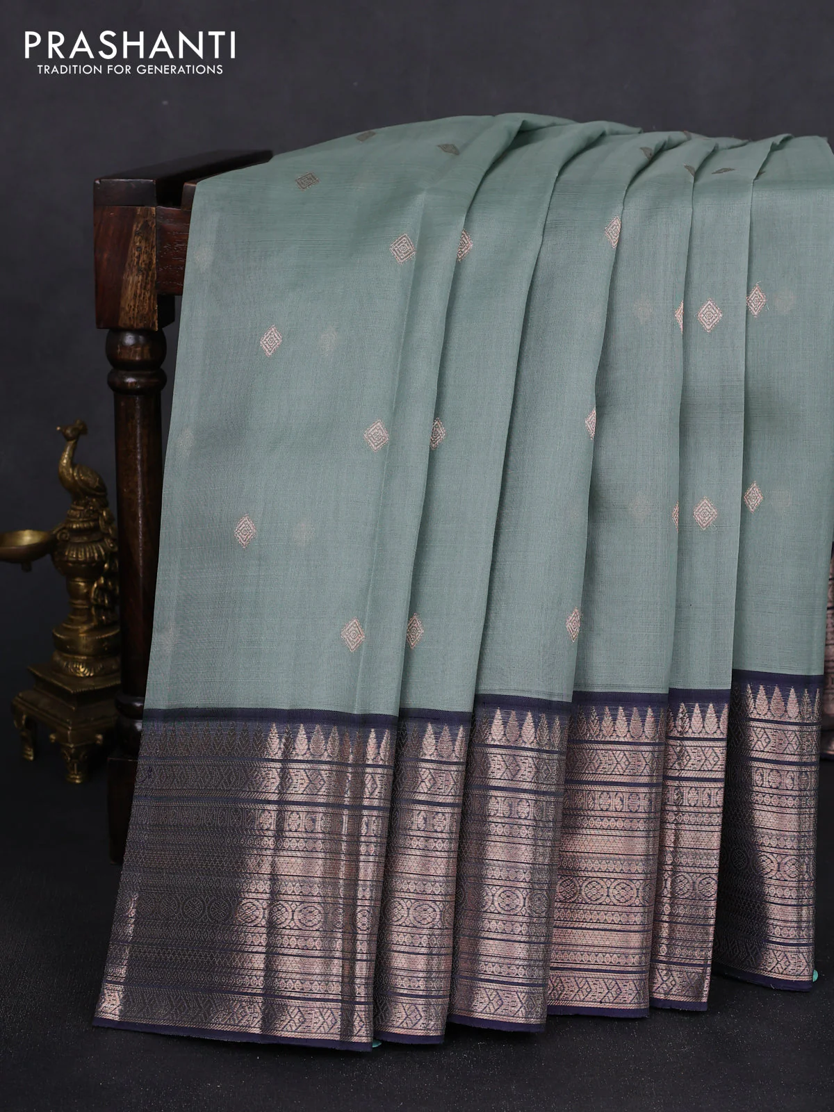 Kora kanchipuram silk saree pastel blue and navy blue with zari woven buttas and rich zari woven border - Image 2