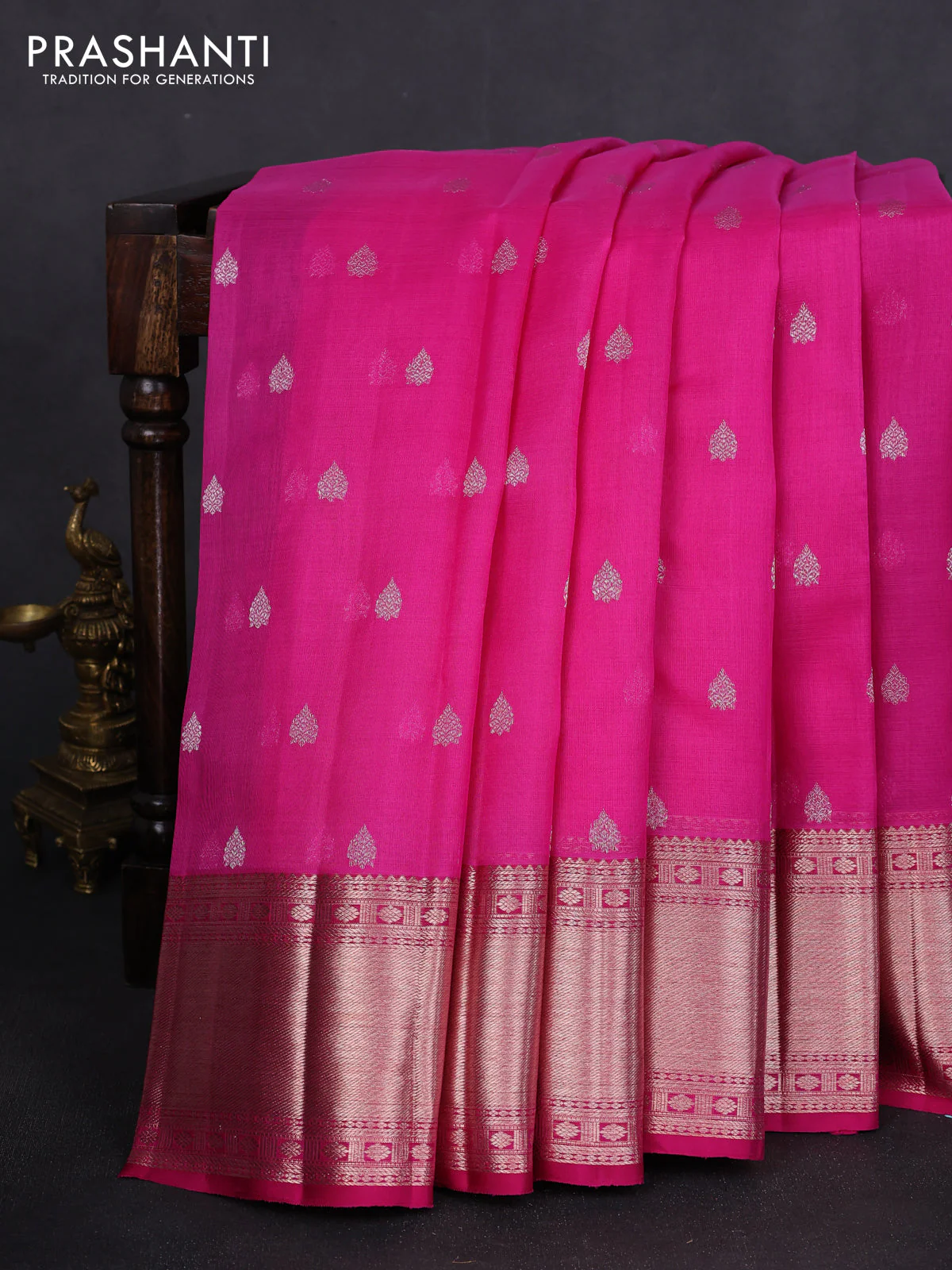 Kora kanchipuram silk saree pink with silver zari woven buttas and rich zari woven border - Image 2