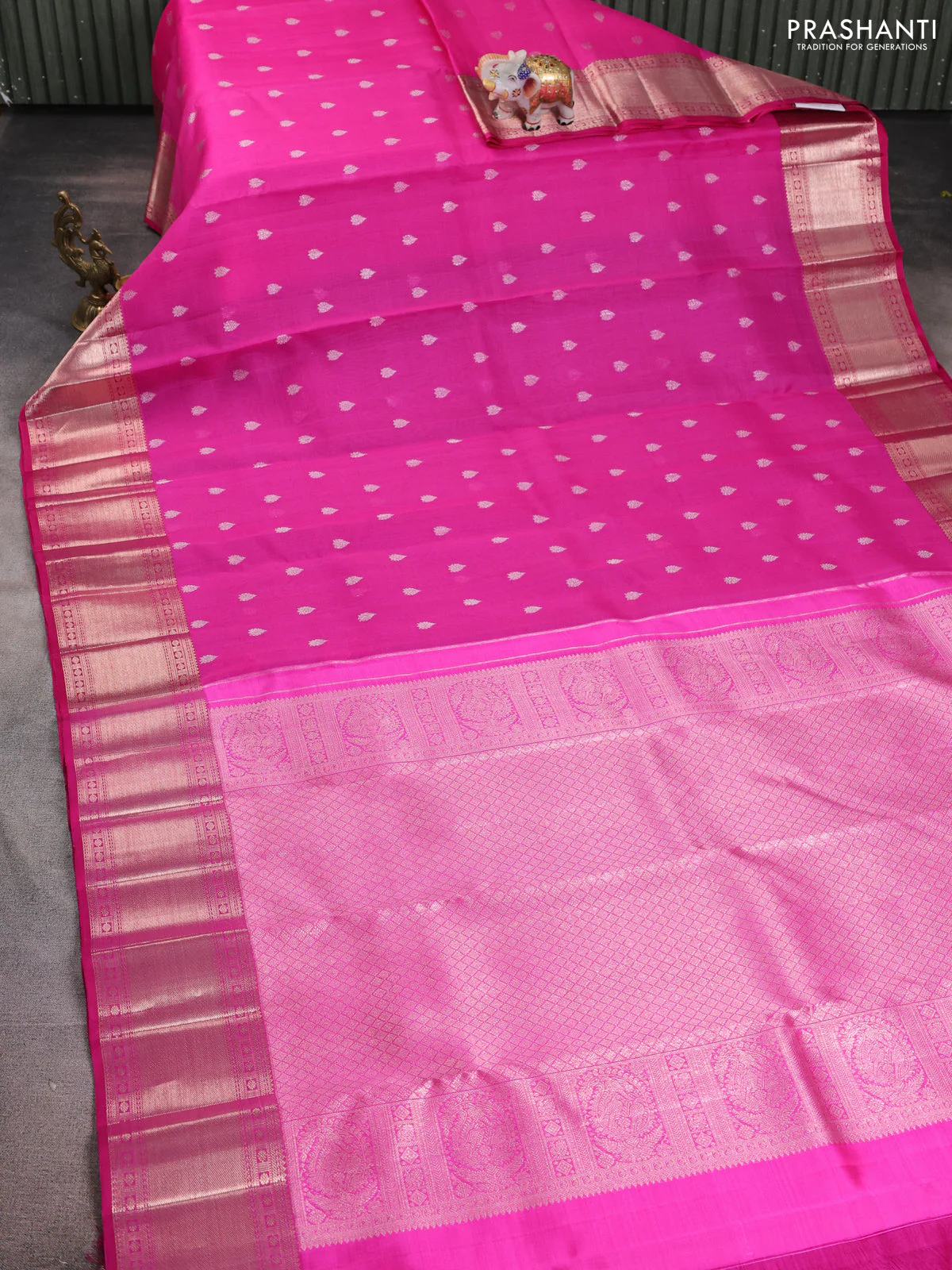 Kora kanchipuram silk saree pink with silver zari woven buttas and rich zari woven border - Image 3