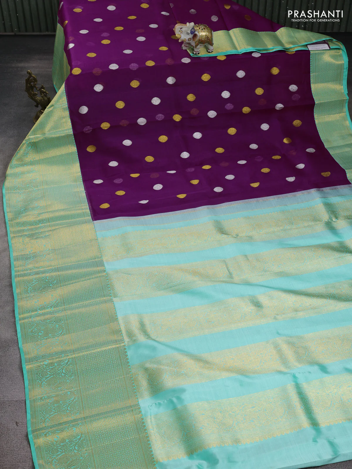 Kora kanchipuram silk saree purple and teal green with allover silver & gold zari woven buttas and long zari woven korvai border - Image 2