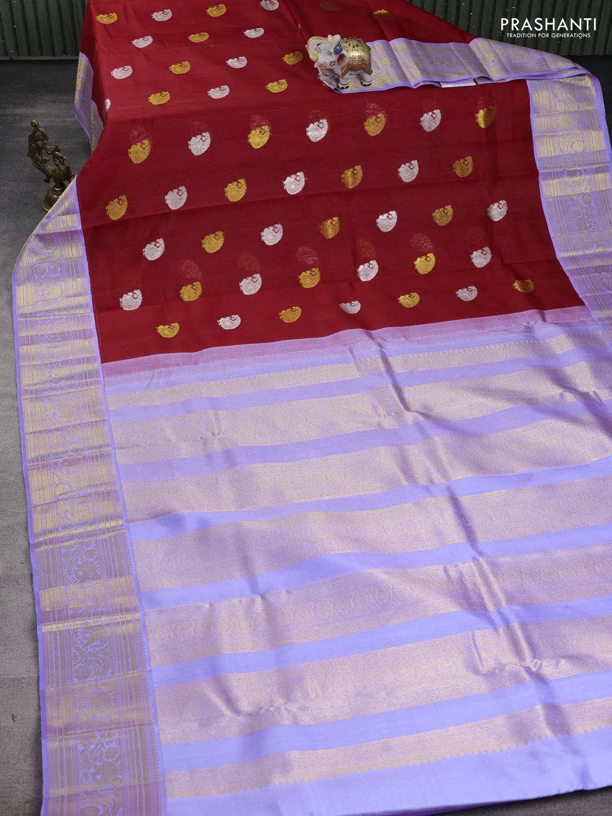 Kora kanchipuram silk saree red and lavender with allover silver & gold zari woven buttas and zari woven korvai border - Image 2