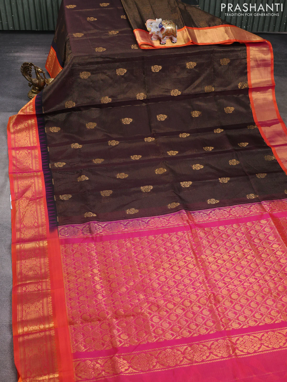 Kuppadam silk cotton saree deep coffee brown and dual shade of pinkish orange with allover vairosi pattern & buttas and zari woven korvai border - Image 2
