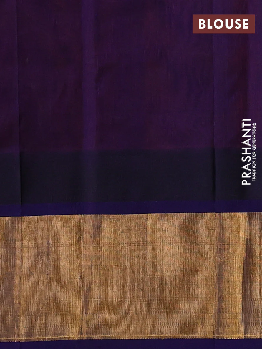 Kuppadam silk cotton saree dual shade of pinkish orange and navy blue with plain body and temple design zari woven border - Image 3