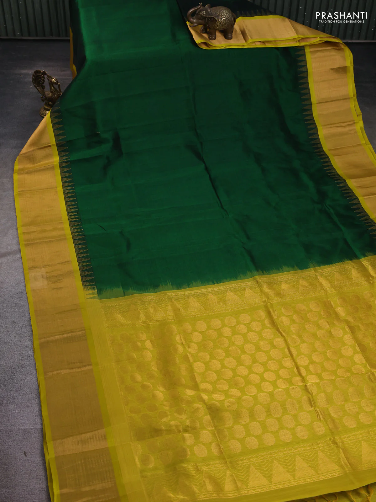 Kuppadam silk cotton saree green and lime yellow with plain body and temple design zari woven border - Image 2