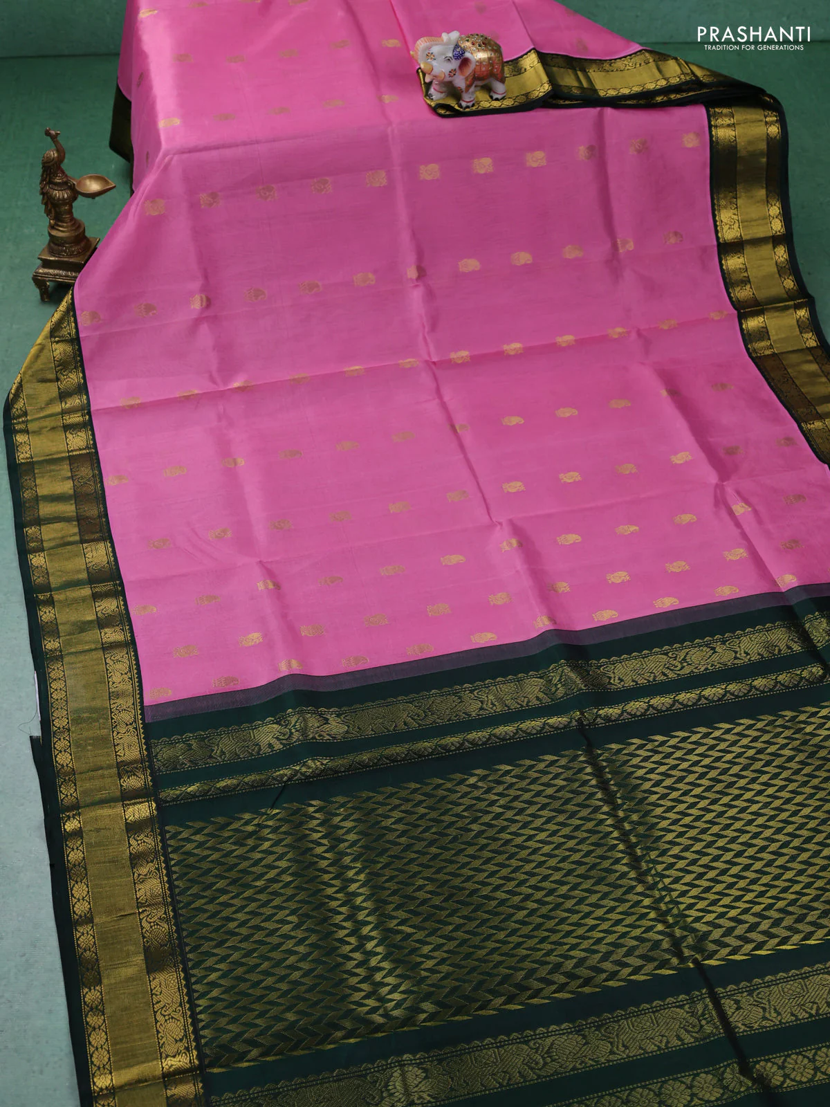 Kuppadam silk cotton saree light pink and dark green with zari woven buttas and zari woven border - Image 2