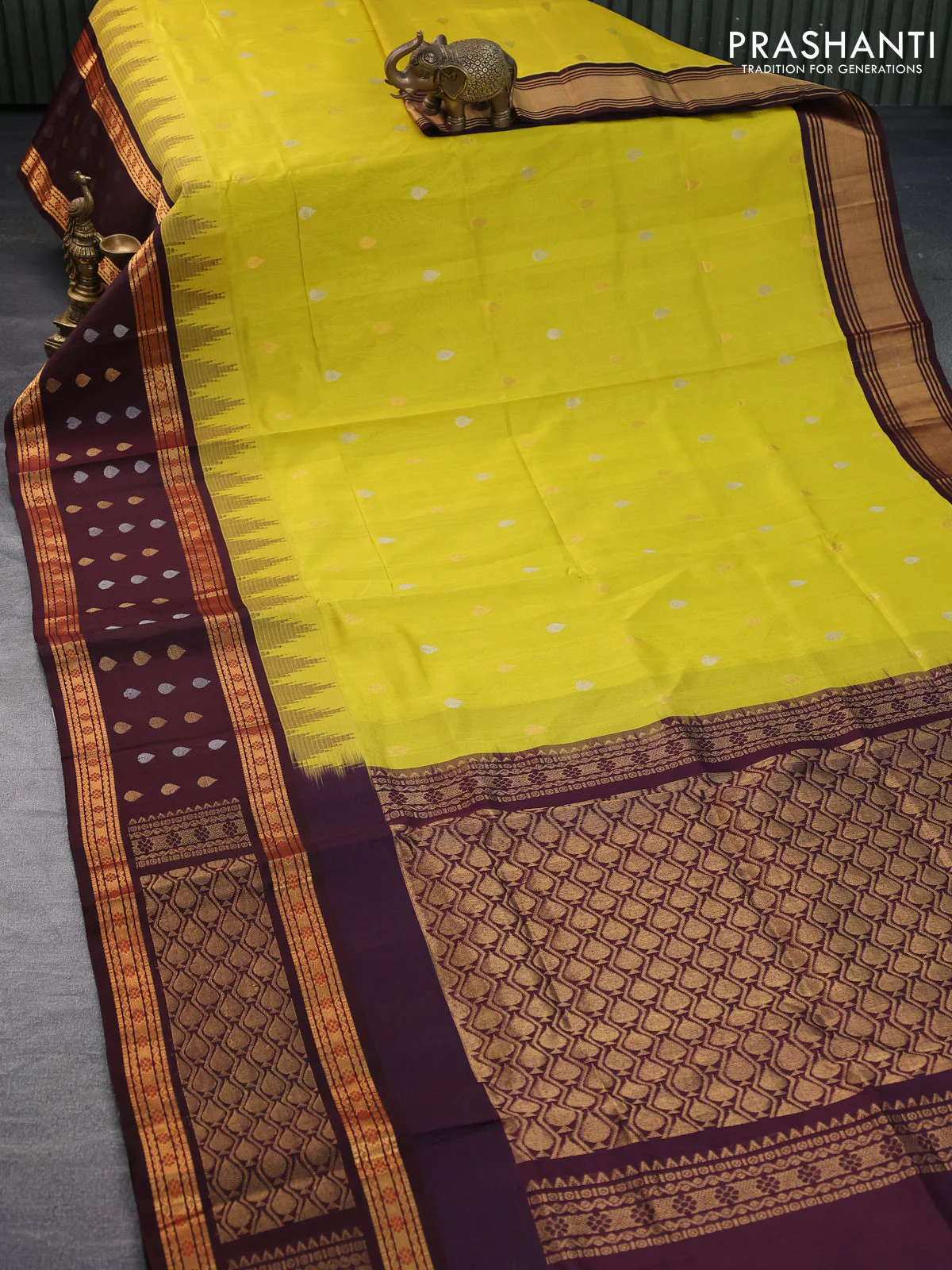 Kuppadam silk cotton saree lime yellow and deep maroon with silver & gold zari woven tilak buttas and temple design rettapet zari woven butta border - Image 8
