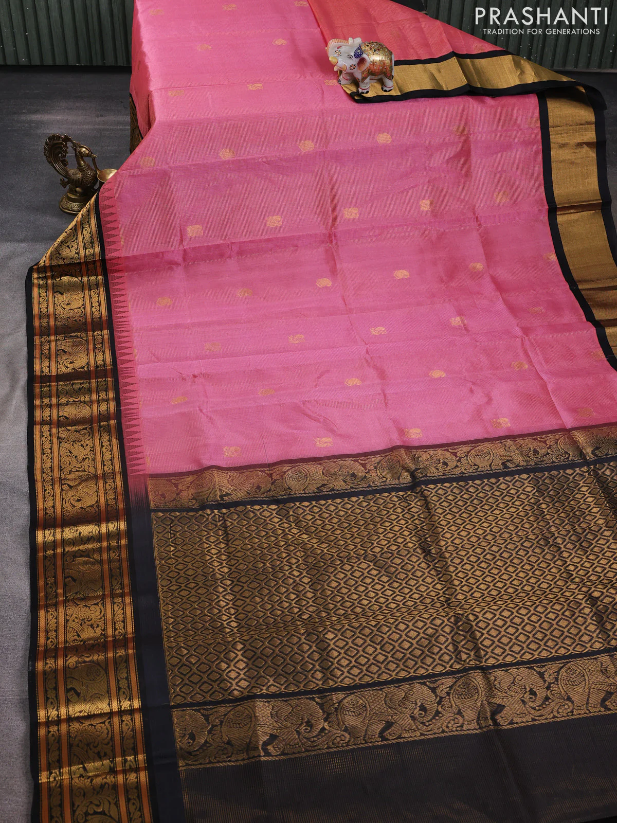 Kuppadam silk cotton saree mauve pink and black with allover vairosi pattern & buttas and zari woven border - Image 2