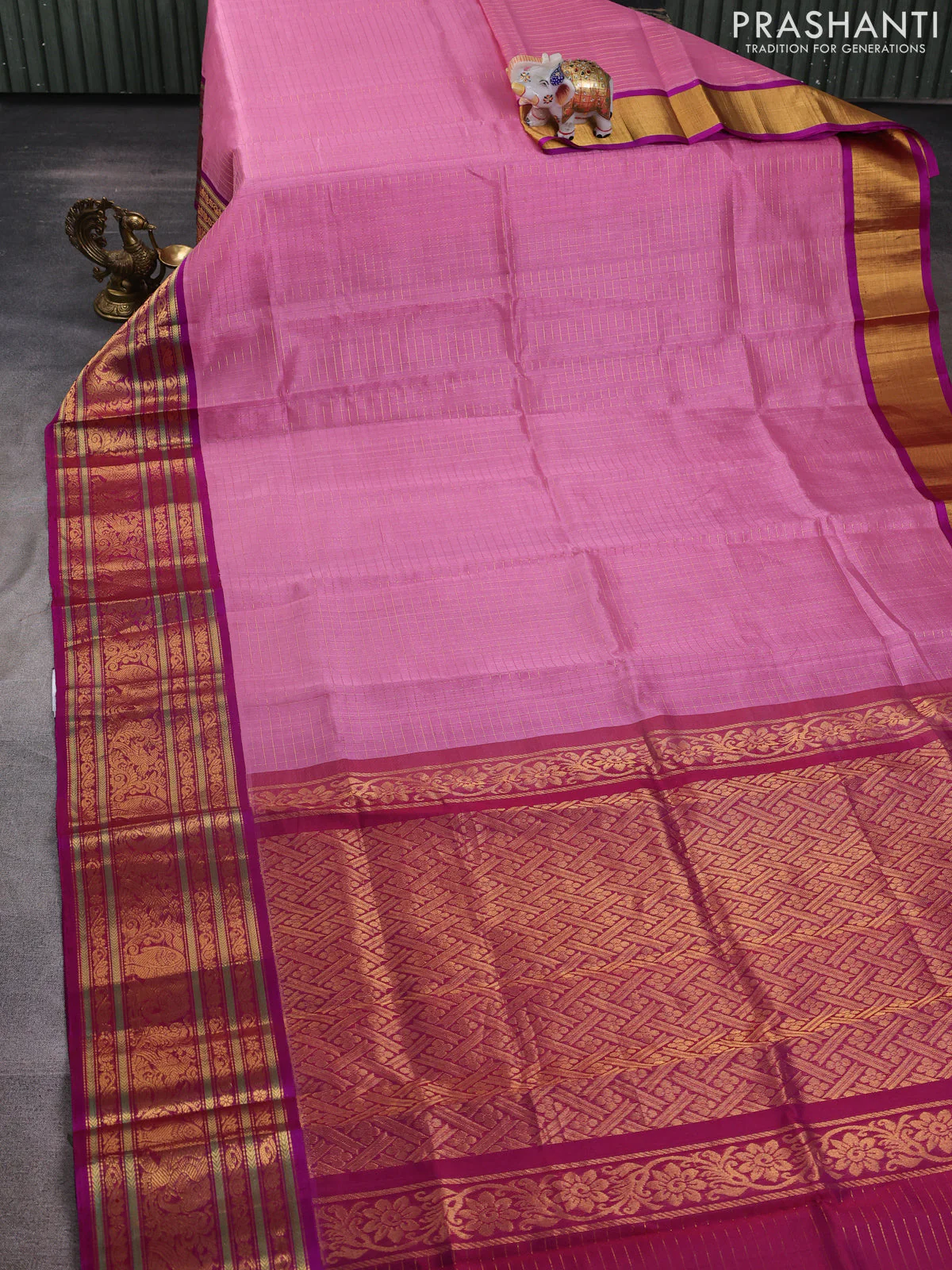 Kuppadam silk cotton saree mauve pink and purple with allover small zari checked pattern and long zari woven border - Image 2