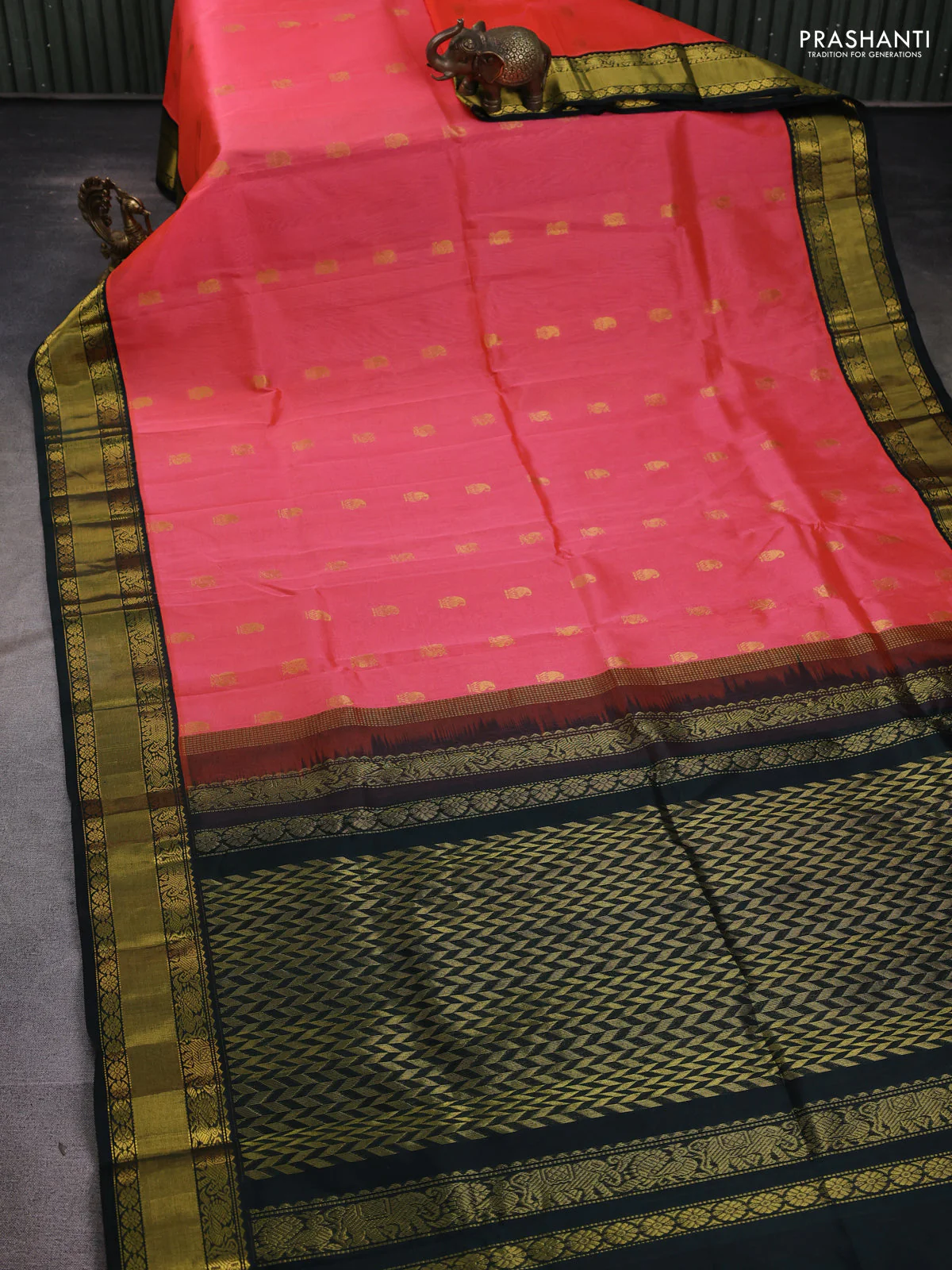 Kuppadam silk cotton saree peach pink and bottle green with annam zari woven buttas and zari woven korvai border - Image 2