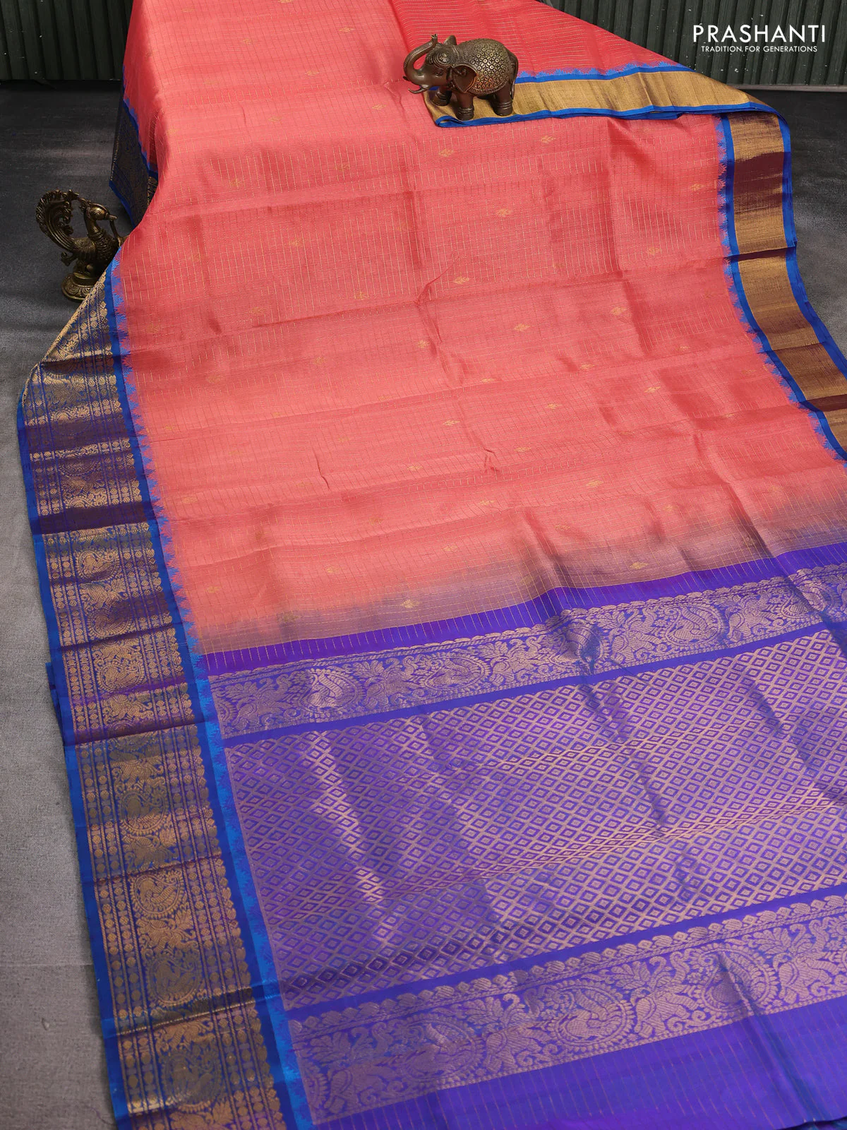 Kuppadam silk cotton saree peach pink and cs blue with allover zari checked pattern and zari woven border - Image 2