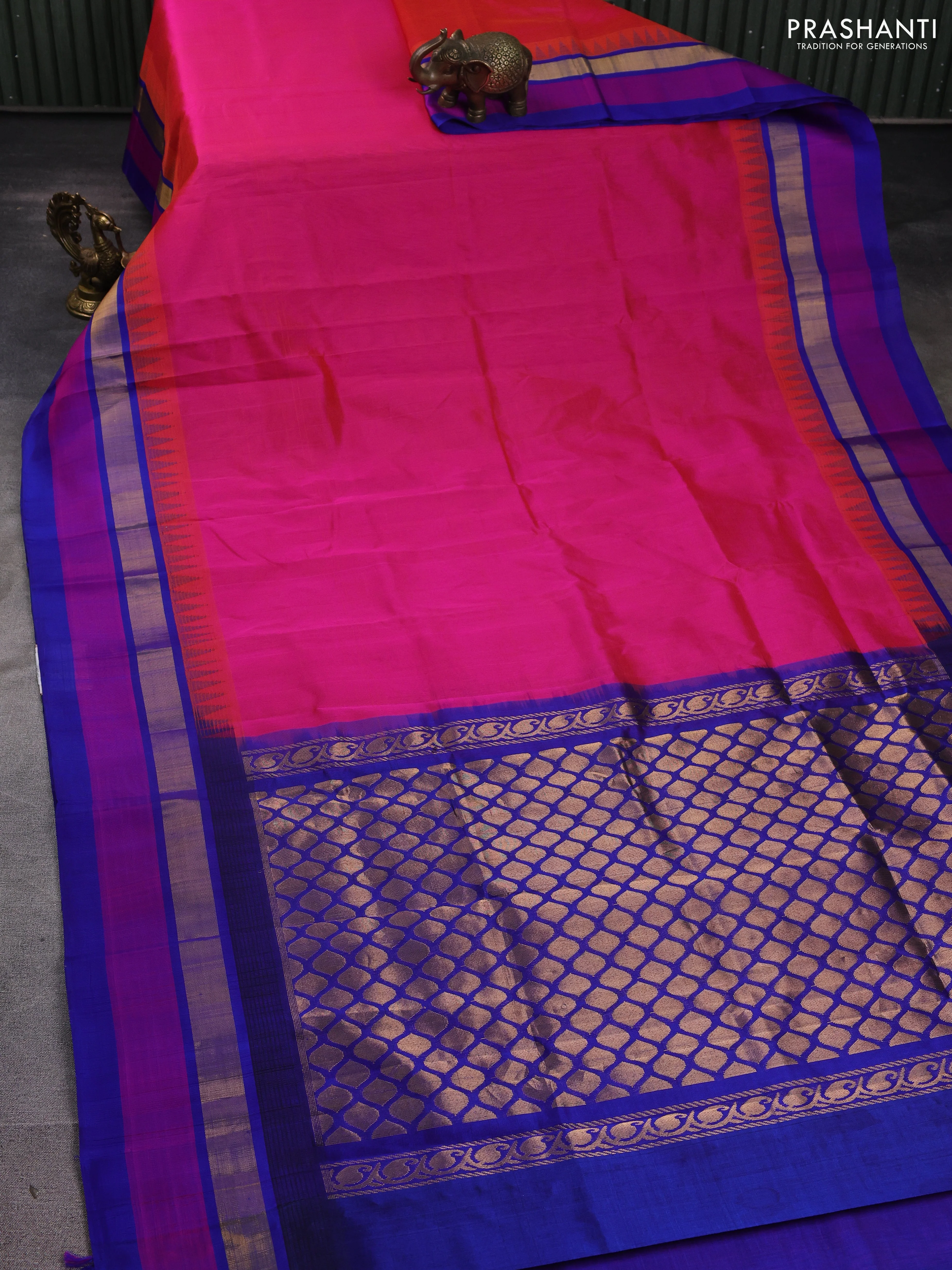 Kuppadam silk cotton saree pink and blue with plain body and temple design zari woven border - Image 2