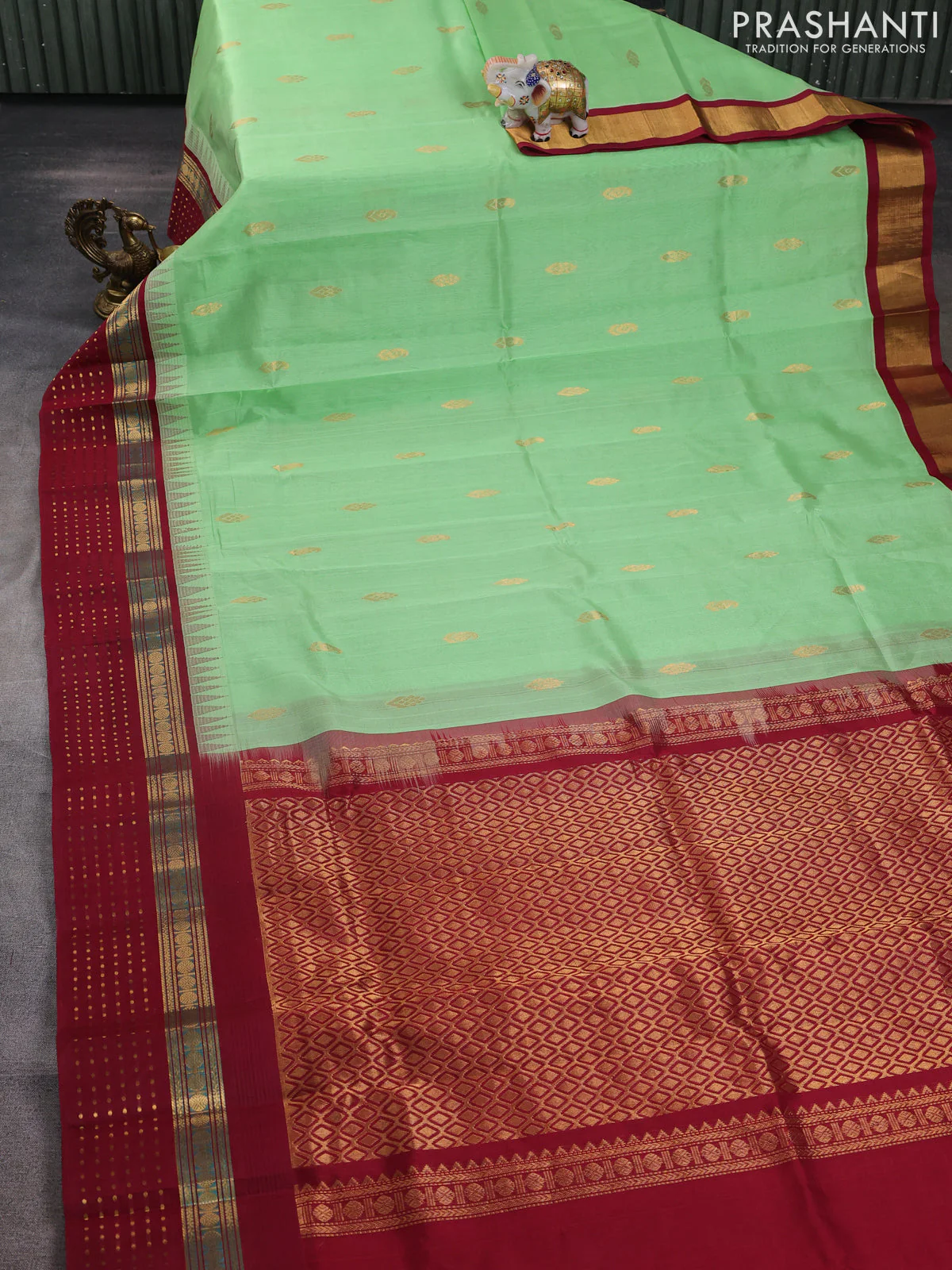 Kuppadam silk cotton saree pista green and deep maroon with allover zari woven buttas and zari woven border - Image 2