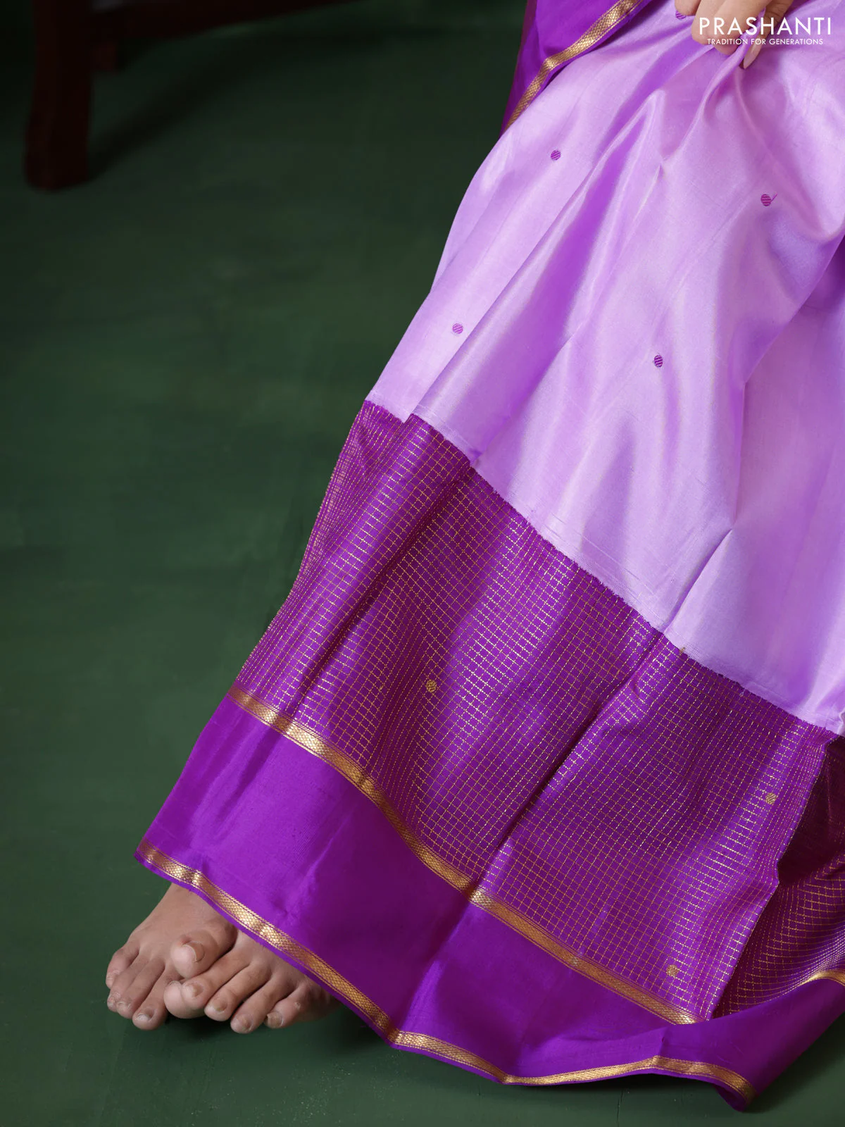 Lavender-Purple Pure Kanchipuram Silk Saree With Thread woven buttas & Long Zari Border - Image 4