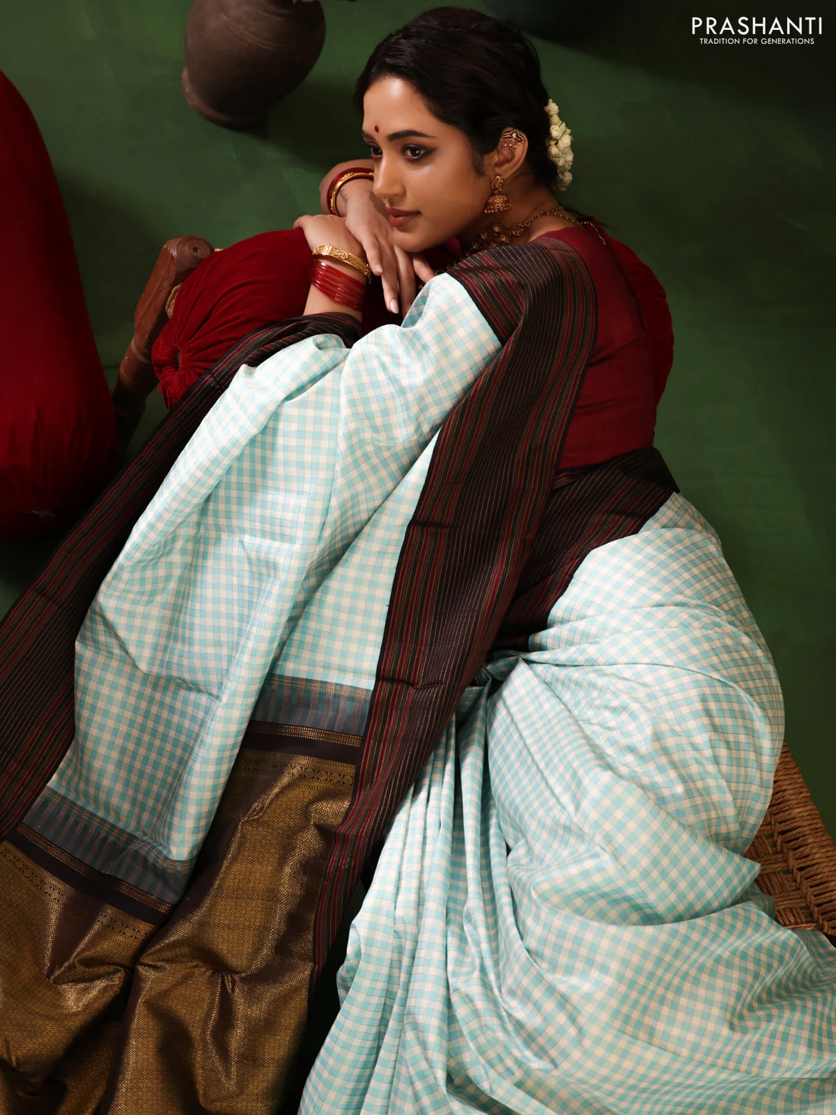 Light Blue-Deep jamun Pure Kanchipuram silk saree With Allover zari checked pattern - Image 3