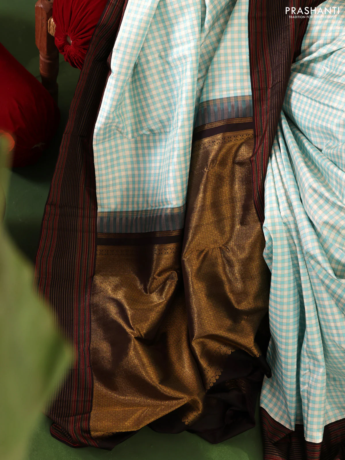 Light Blue-Deep jamun Pure Kanchipuram silk saree With Allover zari checked pattern - Image 4