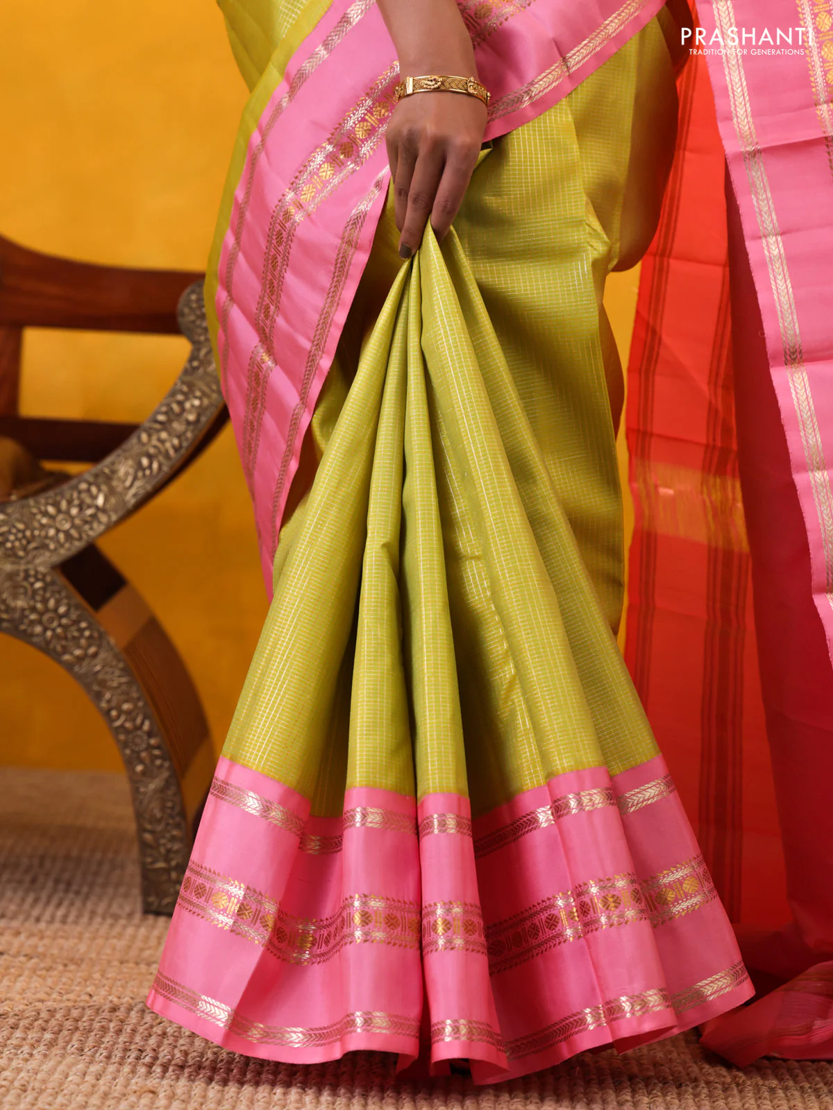 Lime Green-Light Pink Pure Kanchipuram Silk Saree With Allover zari checked Pattern - Image 4