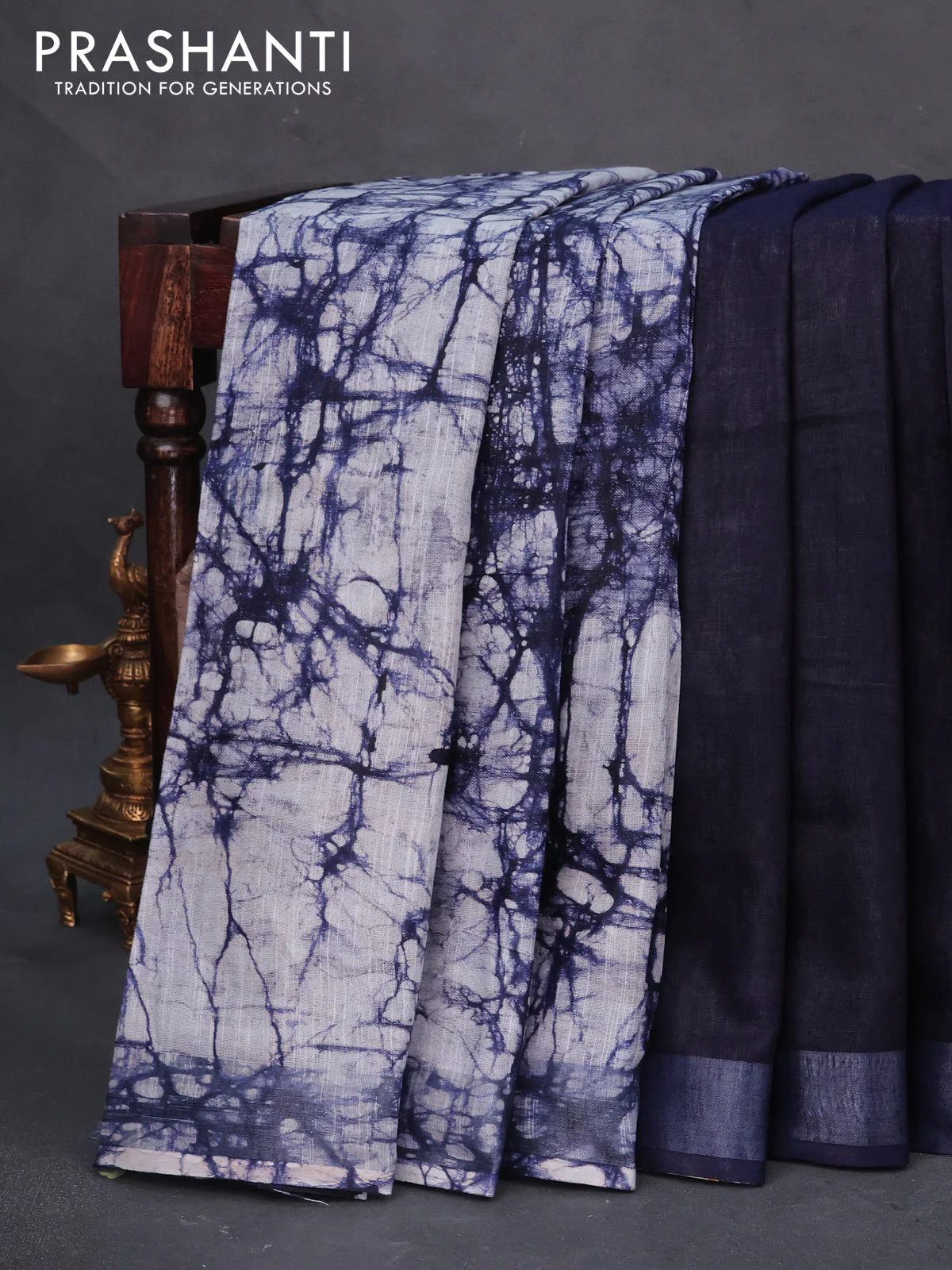 Linen cotton partly saree navy blue with plain body & batik prints and silver zari woven border - Image 6