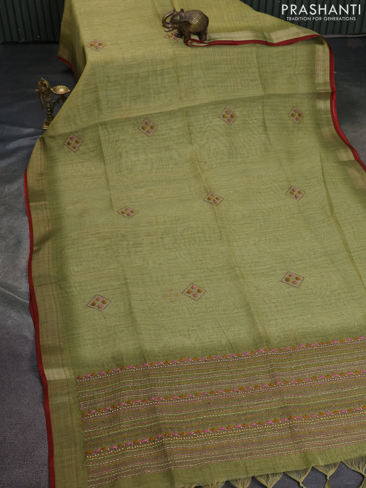 Linen cotton saree light green and maroon with kantha stitch work and zari woven border - Image 2