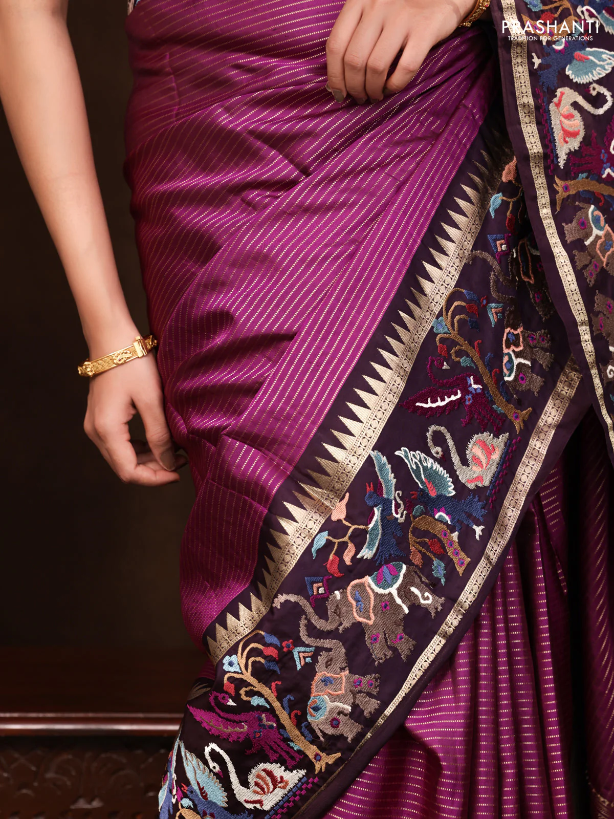 Magenta pink -Deep wine Pure kanchipuram silk saree with Border Embroidery - Image 5
