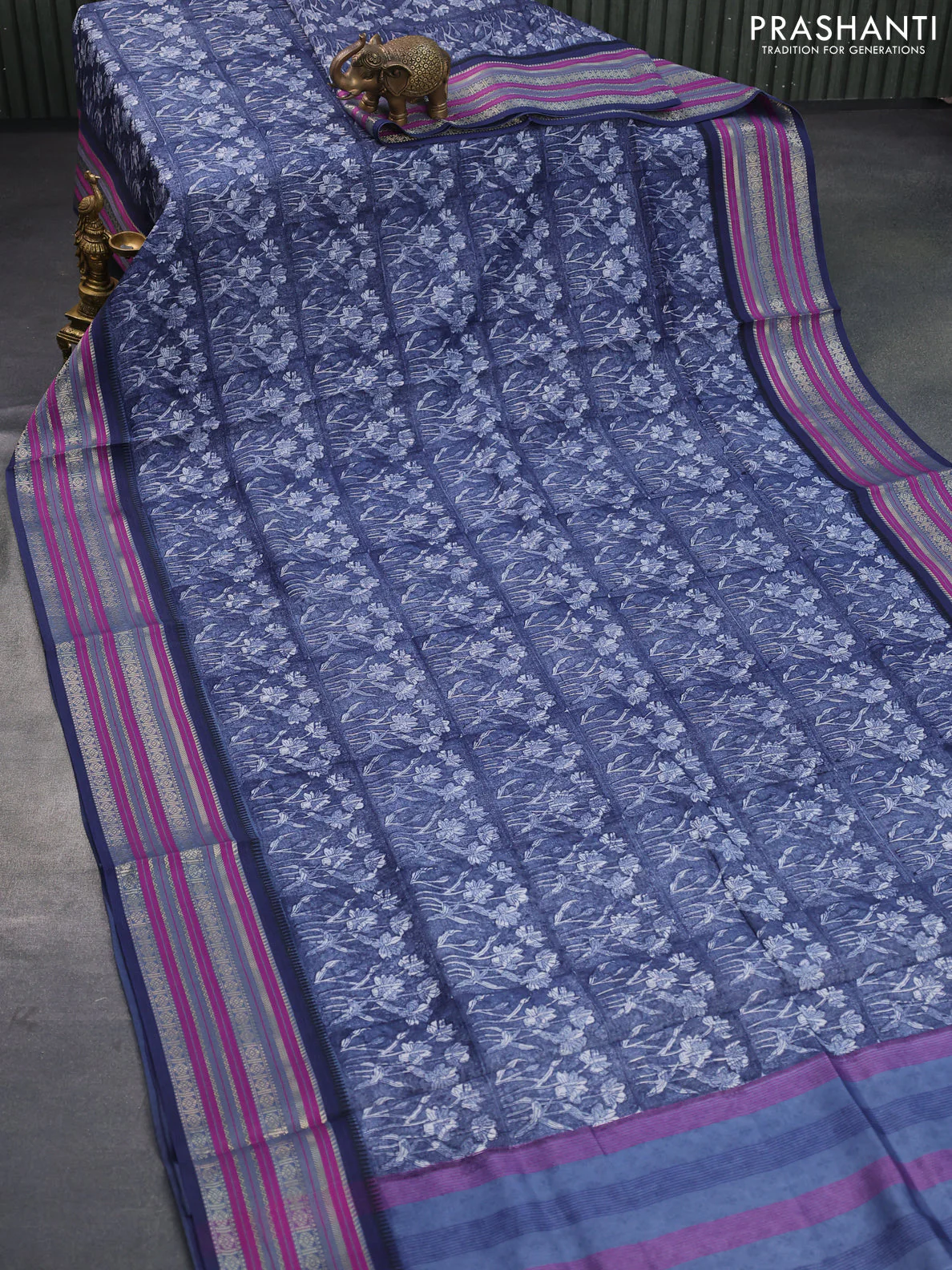 Maheshwari silk cotton saree dark blue with allover floral prints and thread & zari woven border - Image 2