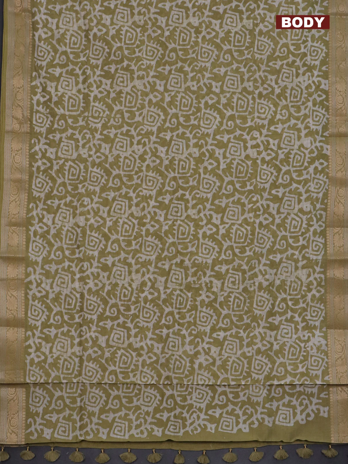 Maheshwari silk cotton saree elaichi green with batik prints and zari woven border - Image 2