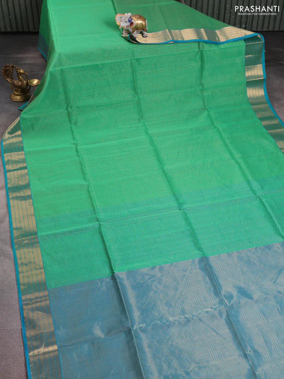 Maheshwari silk cotton saree green and teal blue with allover small zari checked pattern and zari woven border - Image 2