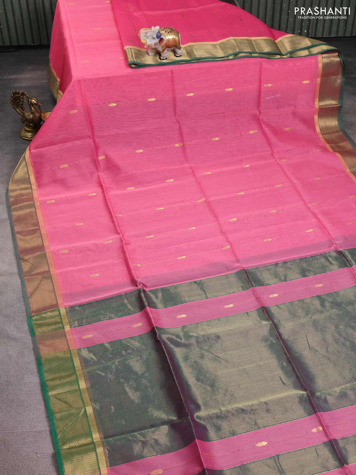 Maheshwari silk cotton saree peach pink and green with zari weaves & buttas and zari woven border - Image 2