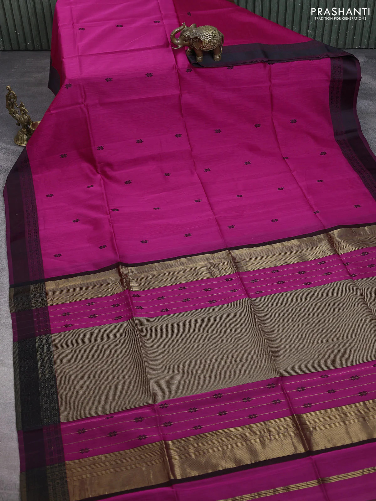 Maheshwari silk cotton saree pink and black with thread woven buttas and thread woven border - Image 2