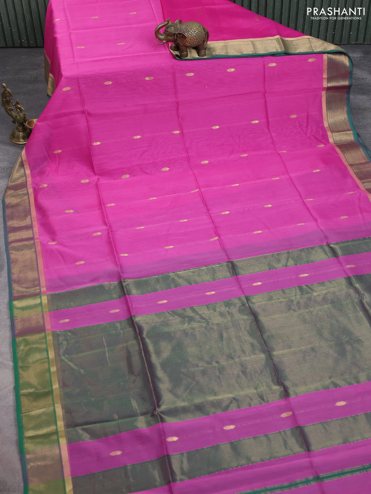 Maheshwari silk cotton saree pink and green with zari weaves & buttas and zari woven border - Image 2