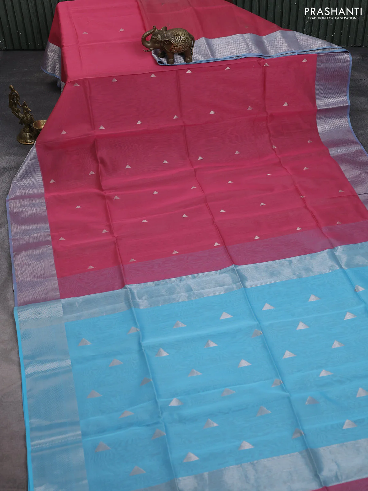 Maheshwari silk cotton saree pink shade and light blue with silver zari woven geometric buttas and silver zari woven border - Image 2