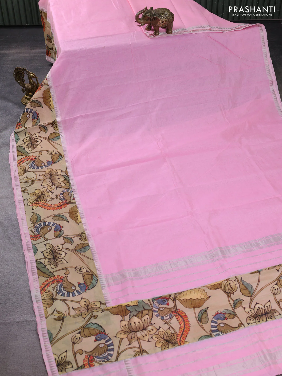 Mangalgiri silk cotton saree baby pink and sandal with plain body and long kalamkari printed applique border - Image 2