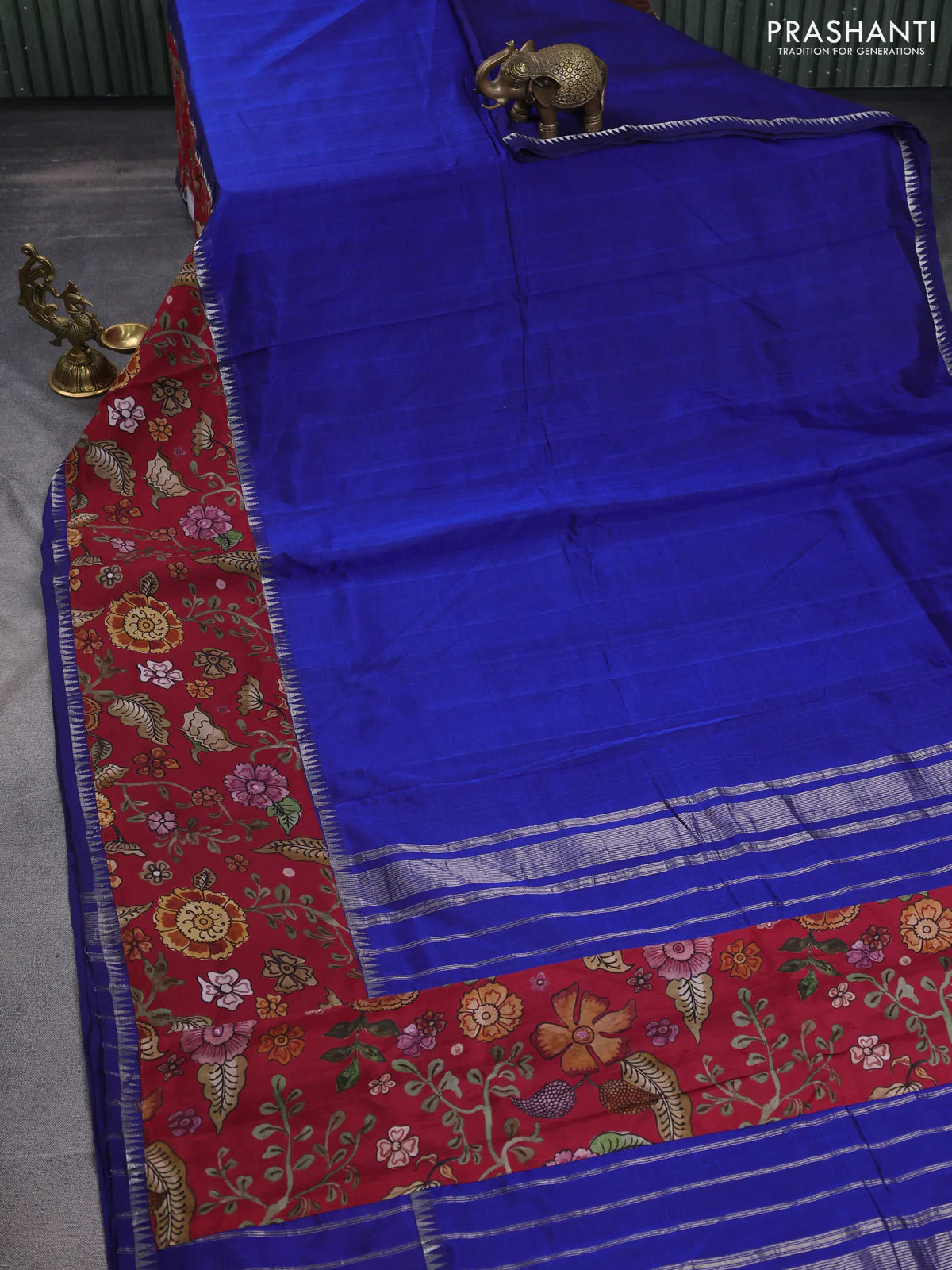 Mangalgiri silk cotton saree blue and maroon with plain body and temple design kalamkari printed applique border - Image 2