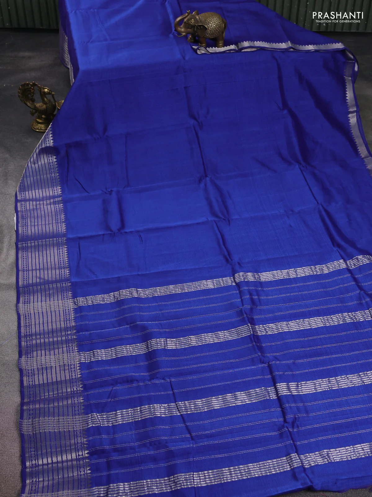 Mangalgiri silk cotton saree blue and mustard yellow with plain body and silver zari woven border - Image 2