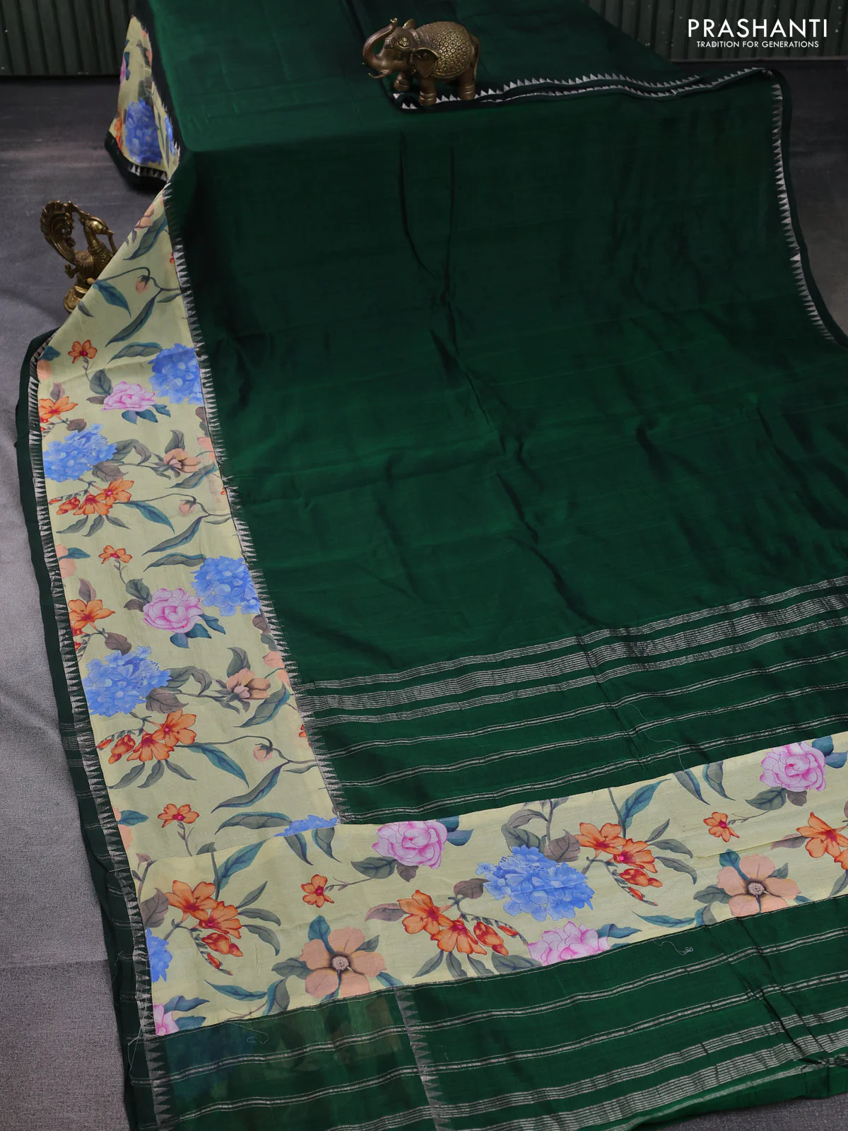 Mangalgiri silk cotton saree bottle green and pale yellow with plain body and long kalamkari printed applique border - Image 2