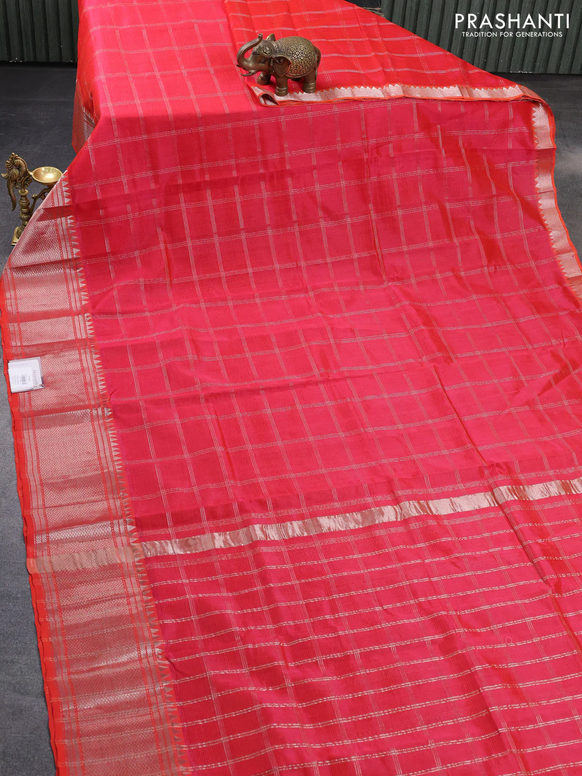 Mangalgiri silk cotton saree dual shade of pink with allover silver zari woven checked pattern and silver zari woven border - Image 2